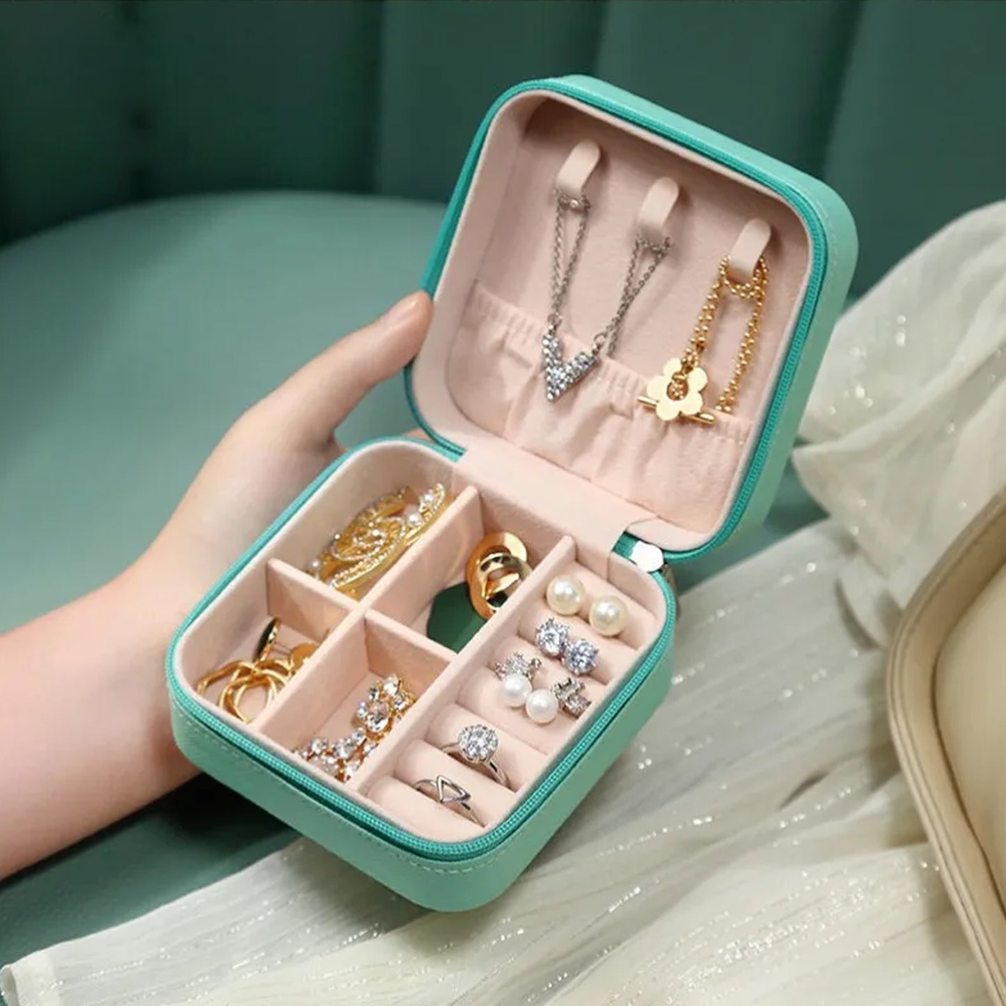🌸 Mini PU Leather Jewellery Box – Compact, Elegant & Travel-Friendly